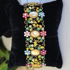 Vintage Antique Gold Bracelet With Floral Flowers Design